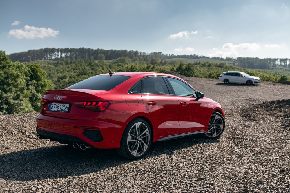 Audi S3 a CUPRA Leon Sportstourer